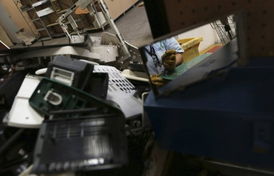 廢棄電子產品回收廠 聚焦通訊器材的環境挑戰與循環機遇